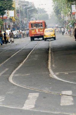 Sarı Büyükelçi ve Kırmızı Araba tramvay hattında, Kolkata, Batı Bengal, Hindistan 