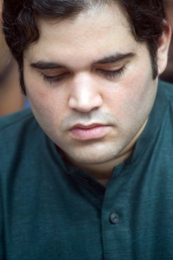 Varun Gandhi Yolsuzlukla Mücadele aktivisti Anna Hazare 'yi destekliyor Ramlila Maidan Delhi Hindistan Asya' da 