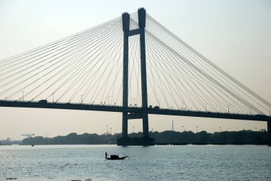 Vidyasagar Setu 'da günbatımı Hooghly Nehri üzerinde yeni ikinci köprü; Kalküta; Batı Bengal; Hindistan