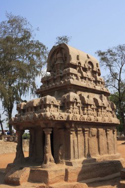 Nakul Sahadeva Ratha and Elephant statues at Pancha Rathas carved during the reign of King Mamalla (Narasimhavarman I, c. 630 - 670) Monolith rock carving temples, Mahabalipuram, District Chengalpattu, Tamil Nadu, India   clipart