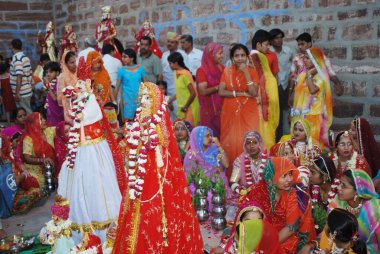 Lordlar Heykeli, Gangaur Geçidi, Jodhpur, Rajasthan, Hindistan 