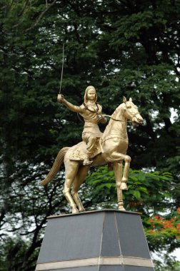 Keladi Karnataka Asya 'da Kraliçe Chennamma' nın heykeli. 