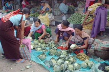 Khawairambant pazarı; kadın pazarı; Imphal; Manipur; Hindistan