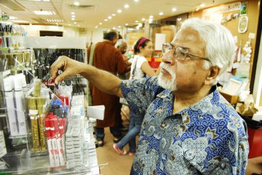 Hong Kong Asya 'daki Vasudev Hintli sanatçı 