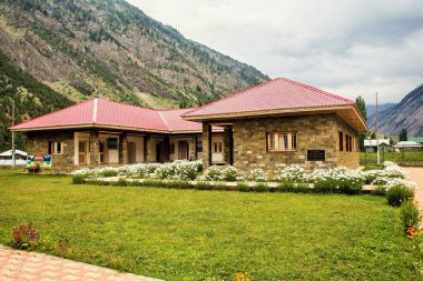 Turist bungalovu, Dawar köyü, Gurez, Bandipora, Kaşmir, Hindistan, Asya