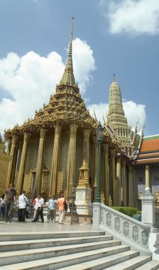 Wat Phra Keo 'daki turistler Büyük Saray, Bangkok, Tayland 