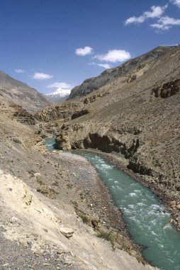 Vadi ve nehir akıyor, Lahul, spiti, himachal pradesh, Hindistan