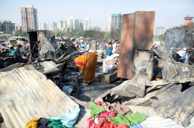 Kenar mahalle yangını, damu nagar, kandivali, mumbai, maharashtra, Hindistan, Asya 