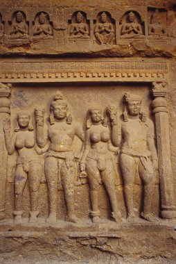 Kanheri mağaralarında heykeller 2. _ 9. yüzyıl, Borivali, Bombay Mumbai, Maharashtra, Hindistan 