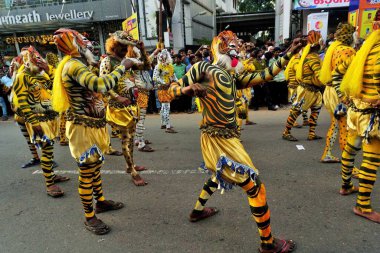 Pulikali Kaplan Dans alayı, Onam festivali, Thrissur, Kerala, Hindistan, Asya 