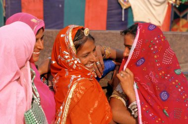 Pushkar Fuarı, Rajasthan, Hindistan 'da Kadınlar 