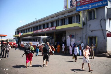 Devlet karayolu taşımacılığı, KSRTC Kerala Devlet Karayolu Taşımacılık Şirketi, Otobüs durağı, Kottayam, Kerala, Hindistan  