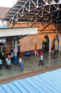 Bandra Tren İstasyonu, Mumbai, Maharashtra, Hindistan, Asya 