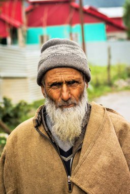 Kaşmirli yaşlı adam, Dawar köyü, Gurez, Bandipora, Kaşmir, Hindistan, Asya