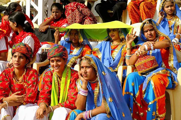 stock image Girls wearing traditional Rajasthani costume in Pushkar fair. Rajasthan. India   