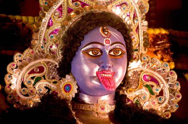 Görüntü: Tanrıça Kali puja; Kalküta; Batı Bengal; Hindistan