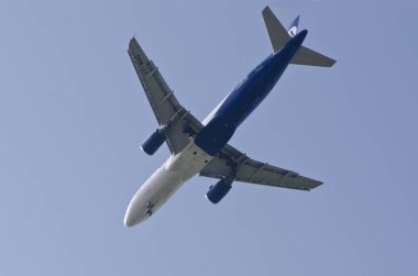 Airbus A320 uçak inişi, Mumbai, Maharashtra, Hindistan, Asya