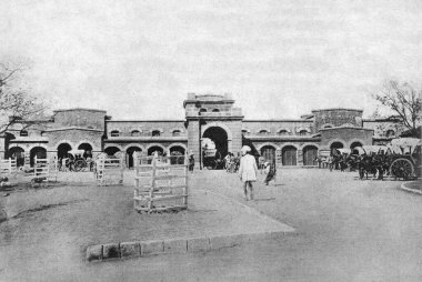 Eski 1900 'lerden kalma tren istasyonu binası, Ahmadnagar, Maharashtra, Hindistan, Asya 