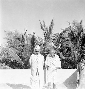 Mahatma Gandhi ve Harijan lideri Thakkar Bapa Madras 'ta; Ocak 1946; Hindistan 