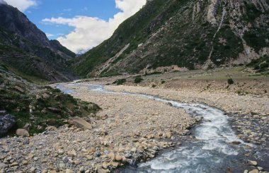 Hindistan, kumaon Kali nehri.