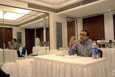 Dinodia Fotoğraf Kütüphanesi 'nin kurucusu Jagdish Agarwal Bombay Mumbai, Maharashtra, Hindistan' da yıllık fotoğraf toplantısı düzenliyor. 