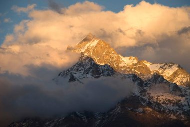 Kinner Kailash karı Chitkul; Sangla Vadisi; Himachal Pradesh; Hindistan