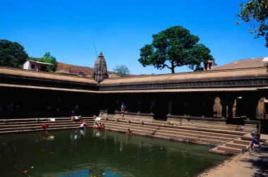 Kushavart kutsal gölet, Trimbakeshwar, Nasik, Maharashtra, Hindistan 