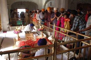 Adigranth, Akaltakhat Altın Tapınağı, Amritsar, Punjab, Hindistan 