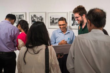 Jagdish Agarwal fotoğraf sergisi, Cihangir Sanat Galerisi, Mumbai, Maharashtra, Hindistan, Asya