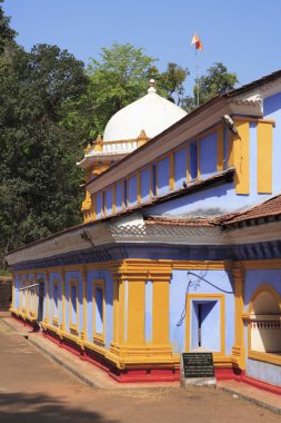 Shri Saptakoteshwar tapınağı 1668 yılında Chhatrapati Shivaji Maharaj 'ın talimatıyla yenilenen Lord Shiva' ya adanmıştır.
