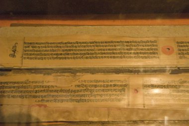 Jaisalmer, Rajasthan, Hindistan 'daki Jain Tapınağı' nda antik manu metinleri.