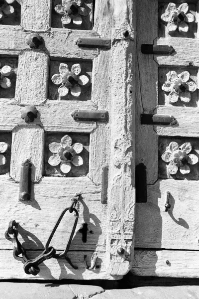 Eski ahşap kapı mandalı Jain Tapınağı Jaisalmer Rajasthan Hindistan Asya 1984