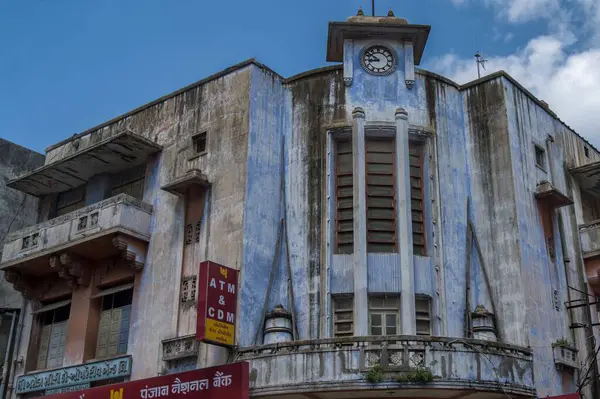 Stock image Clock on art deco house, Vadodara, Gujarat, India, Asia