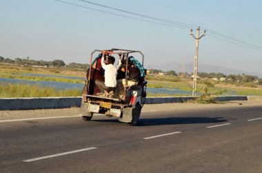 Porbandar Gujrat Hindistan Asya yolunda oto çekçek