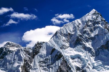 Nuptse 7879 m kala patikası 5545 m Everest sol köşesi, Nepal