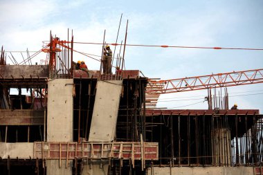 National Textile Corporations 'ın ilk satışı altında India Bulls tarafından satın alınan ilk Jüpiter değirmenlerinin olduğu yerde tam teşekküllü inşaat; Bombay Mumbai; Maharashtra; Hindistan