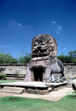 Lion well simhakeni at brihadeshwara temple, Gangaikonda Cholapuram, Tamil Nadu, India  clipart