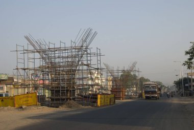 Hyderabad, Andhra Pradesh, Hindistan 'da inşaat halindeki 22 km uzunluğunda üstgeçit. 