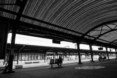 Demiryolu platformu ve çatısı, colmar, Fransa, Avrupa 