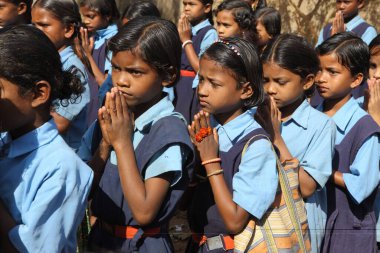 Dua eden öğrenciler, Jagdalpur, chhattisgarh, Hindistan, Asya