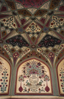 Ganesh polü, Amber kalesi, Jaipur, Rajasthan, Hindistan 'da ince tavan ve duvar resimleri.