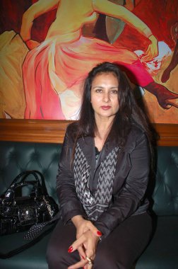 Aktris Poonam Dhillon, Hindistan  