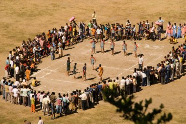 Ramnagar köyünde Kabbaddi sporu; Shimla; Himachal Pradesh; Hindistan