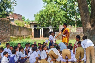 Chhapaiya yakınlarında açık hava okulu, faizabad, uttar pradesh, Hindistan, Asya 