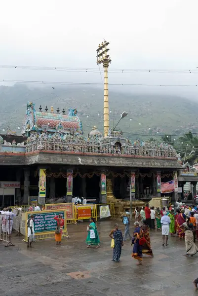 Arunachaleshwara Tapınağı, 13uvannamalai, Tamil Nadu, Hindistan 9.-13. yüzyılda Lord Shiva Chola 'ya adanmıştır. 