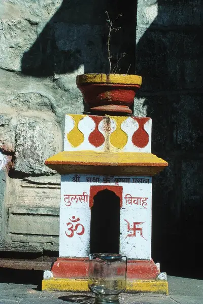 stock image Tulsi vrindavan outside Mahalaxmi Temple, Kolhapur, Maharashtra, India, Asia