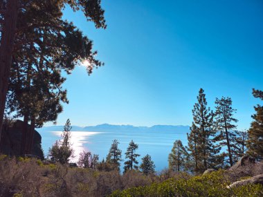 Güzel doğa. Tahoe Gölü. ABD