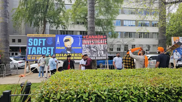 SACRAMENTO. California 'da. ABD. 03.31.2024. Bağlayıcı olmayan Khalistan Referandumu için binlerce kişi Sacramento 'da toplandı. Başkent Müzesi. 