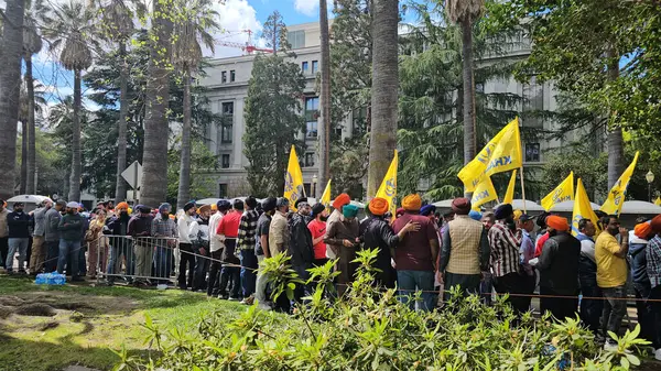 SACRAMENTO. California 'da. ABD. 03.31.2024. Bağlayıcı olmayan Khalistan Referandumu için binlerce kişi Sacramento 'da toplandı. Başkent Müzesi. 