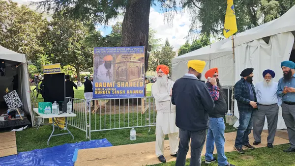 SACRAMENTO. California 'da. ABD. 03.31.2024. Bağlayıcı olmayan Khalistan Referandumu için binlerce kişi Sacramento 'da toplandı. Başkent Müzesi. 